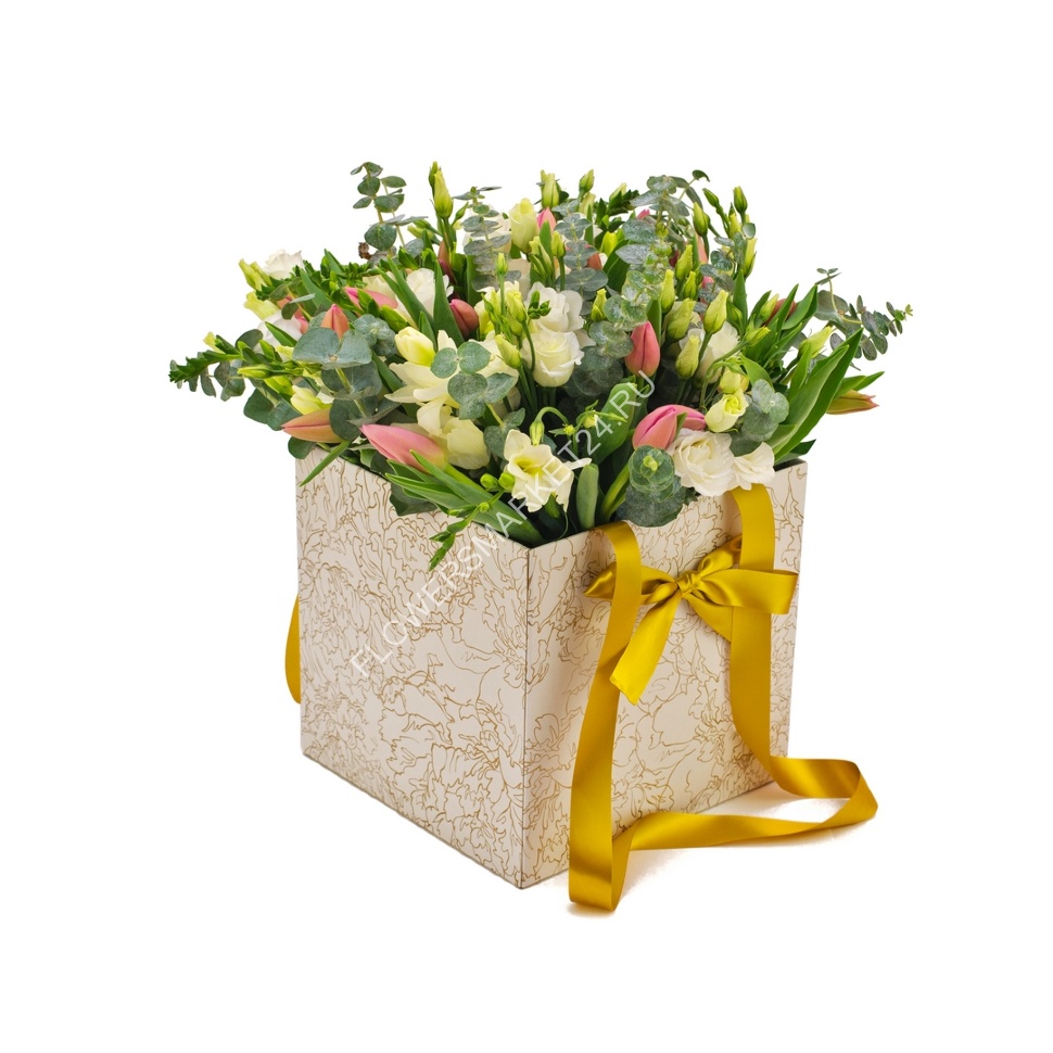 Весенняя коробка с цветами